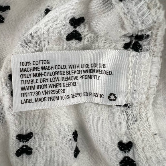 Merona White Button Up Long Sleeve Pointed Collar Shirt Size Small Women’s - Picture 5 of 5